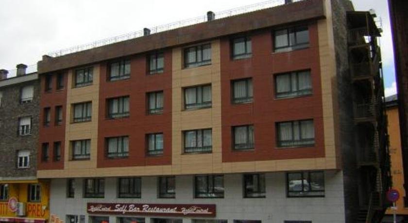 Hotel Central - Photo 14