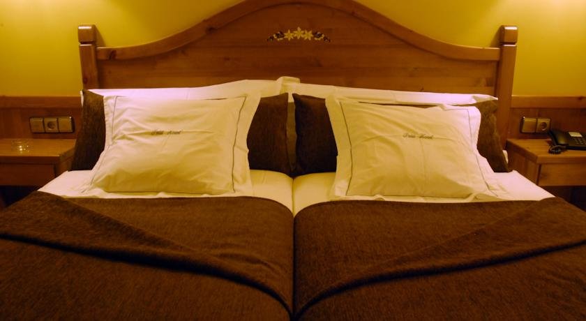 Petit Hotel - Photo 27