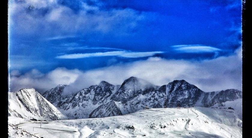 Hotel Cristina - Photo 26