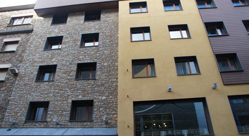 Hotel Catalunya - Photo 2